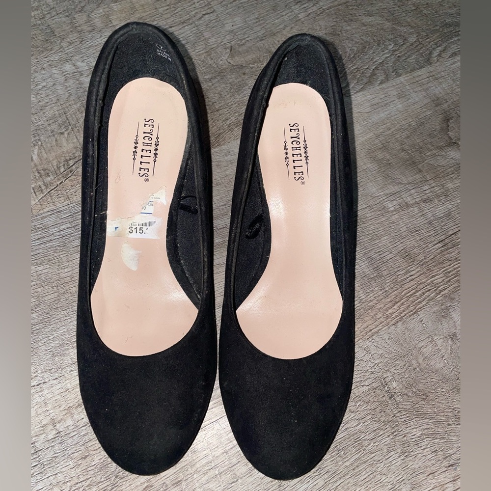 Black wedge heels